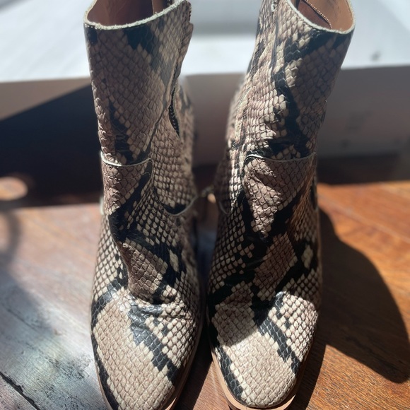 Aldo - Picture 4 of 10